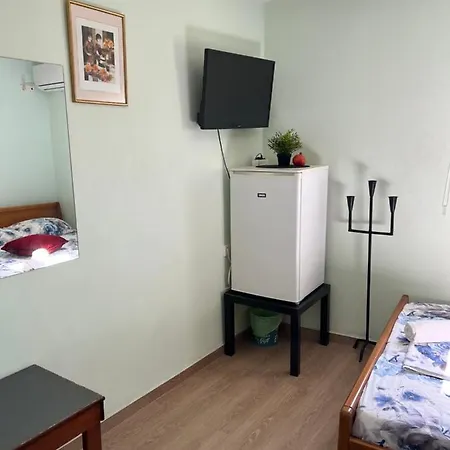 הרקליון Private Rooms With A Beautiful Veranda מראה חיצוני תמונה