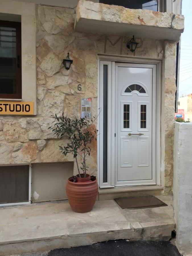 Private With A Beautiful Veranda Privatunterkunft Iraklio